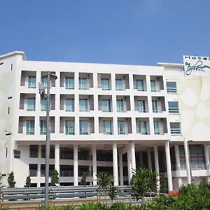 https://the-explorer.hotelsinmalacca.net